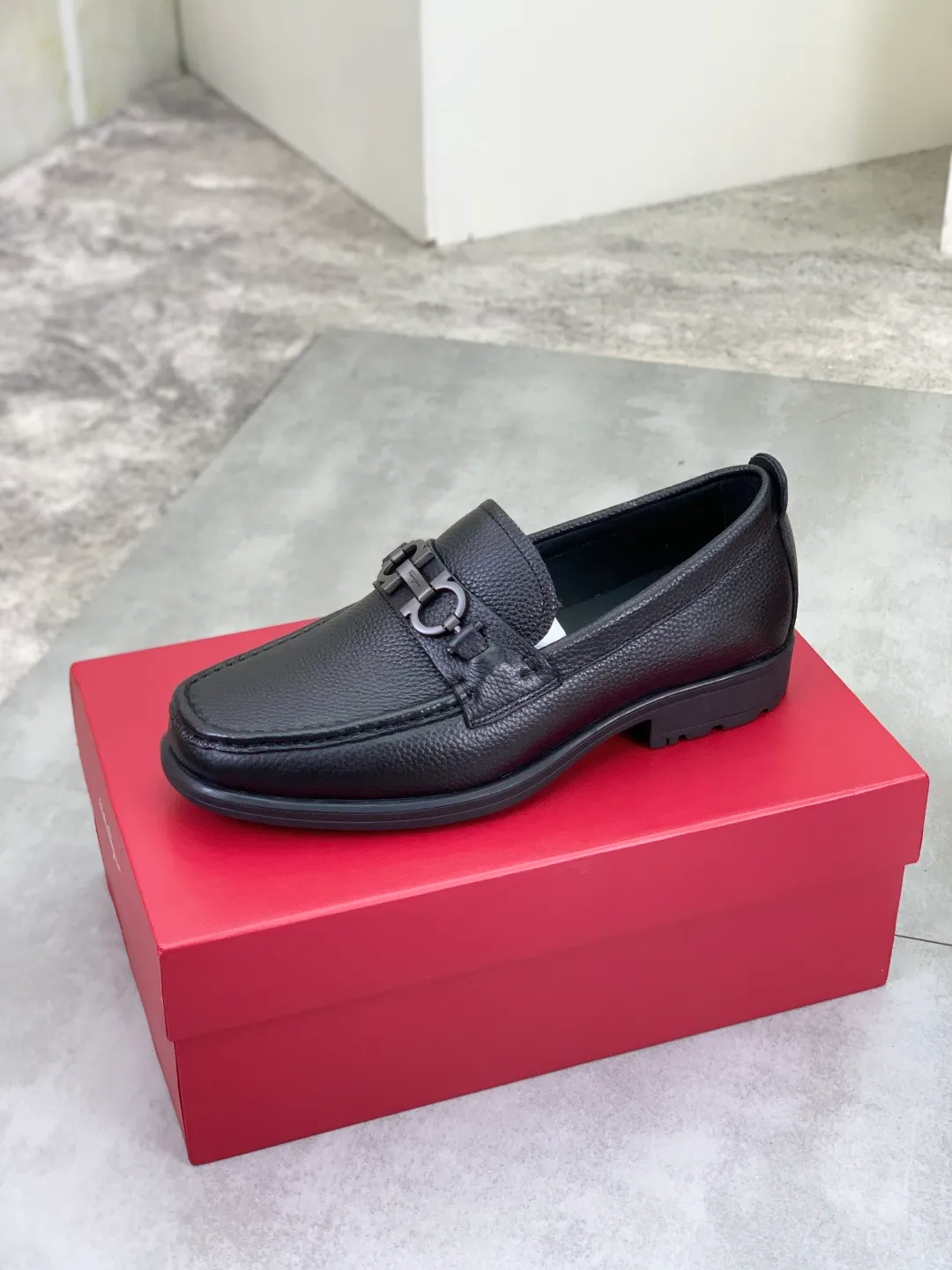 Men's shoes 💰P480 new high quality [Ferragamo/Ferragamo] latest model original imported calfskin, imported cowhide lining + original luxury metal buckle + original combination outsole Comparison without pressure Code number: 38-44 (45 customized)